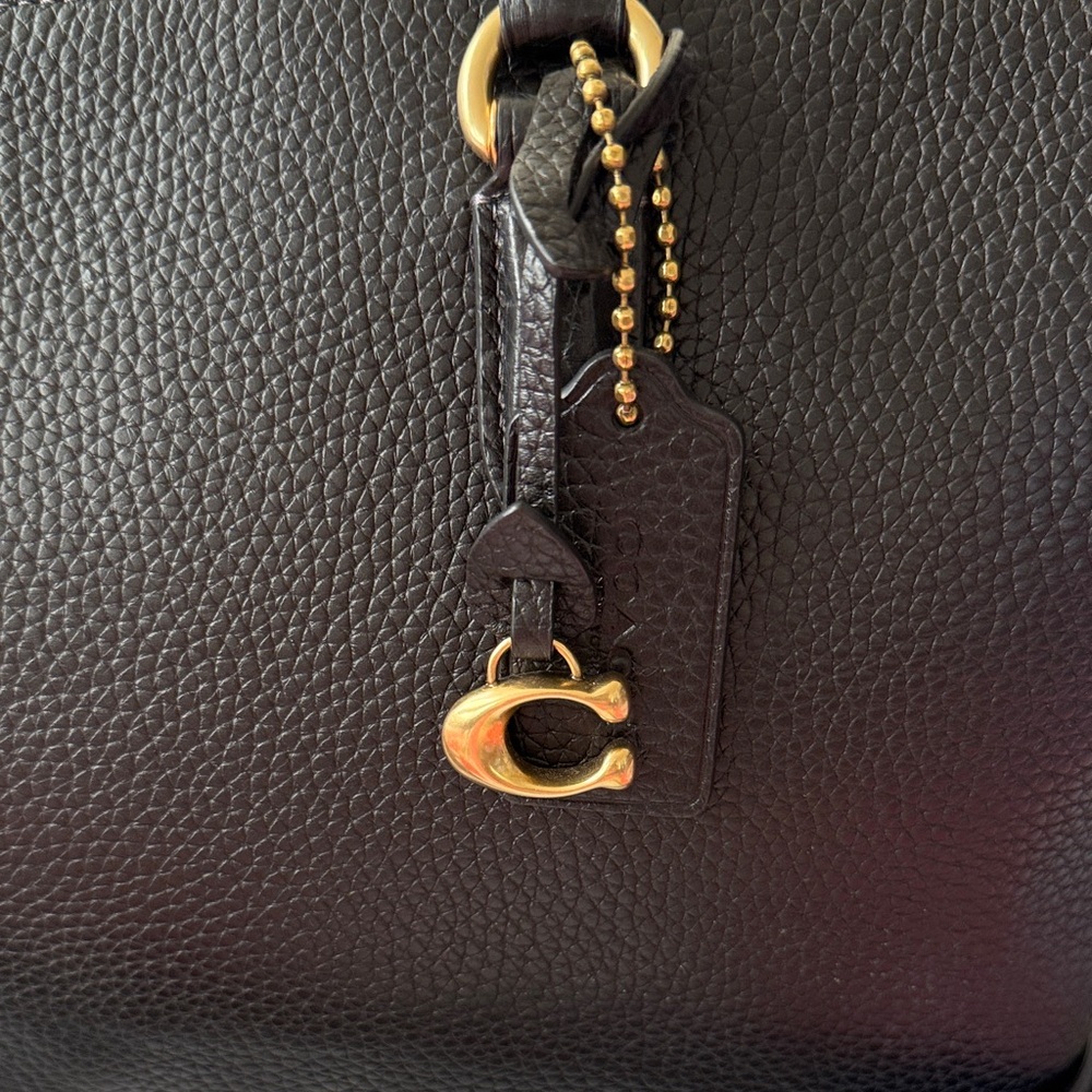 Coach CARA black Pebbled Leather Satchel Gold Hardware and Detachable strap - Picture 4 of 10